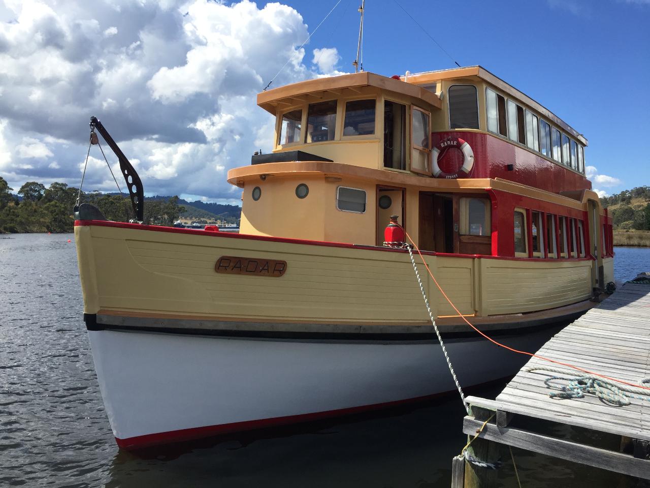 Radar Charter Ferry at Kermandie